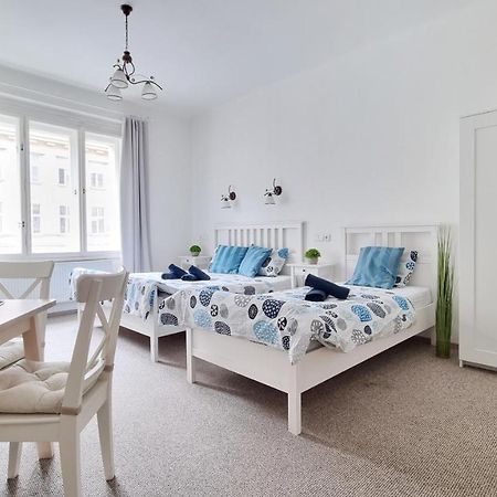 Finnem Rentals Zikova 布拉格 外观 照片