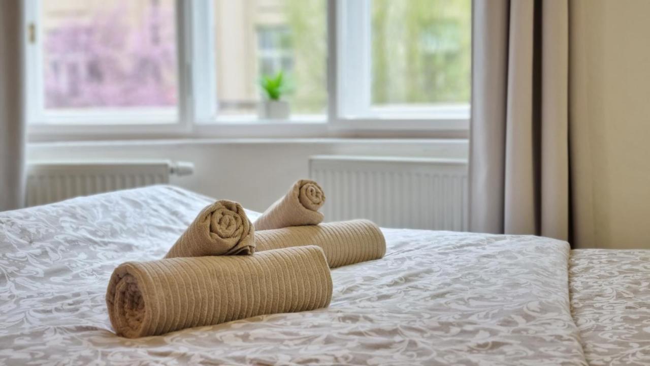 Finnem Rentals Zikova 布拉格 外观 照片