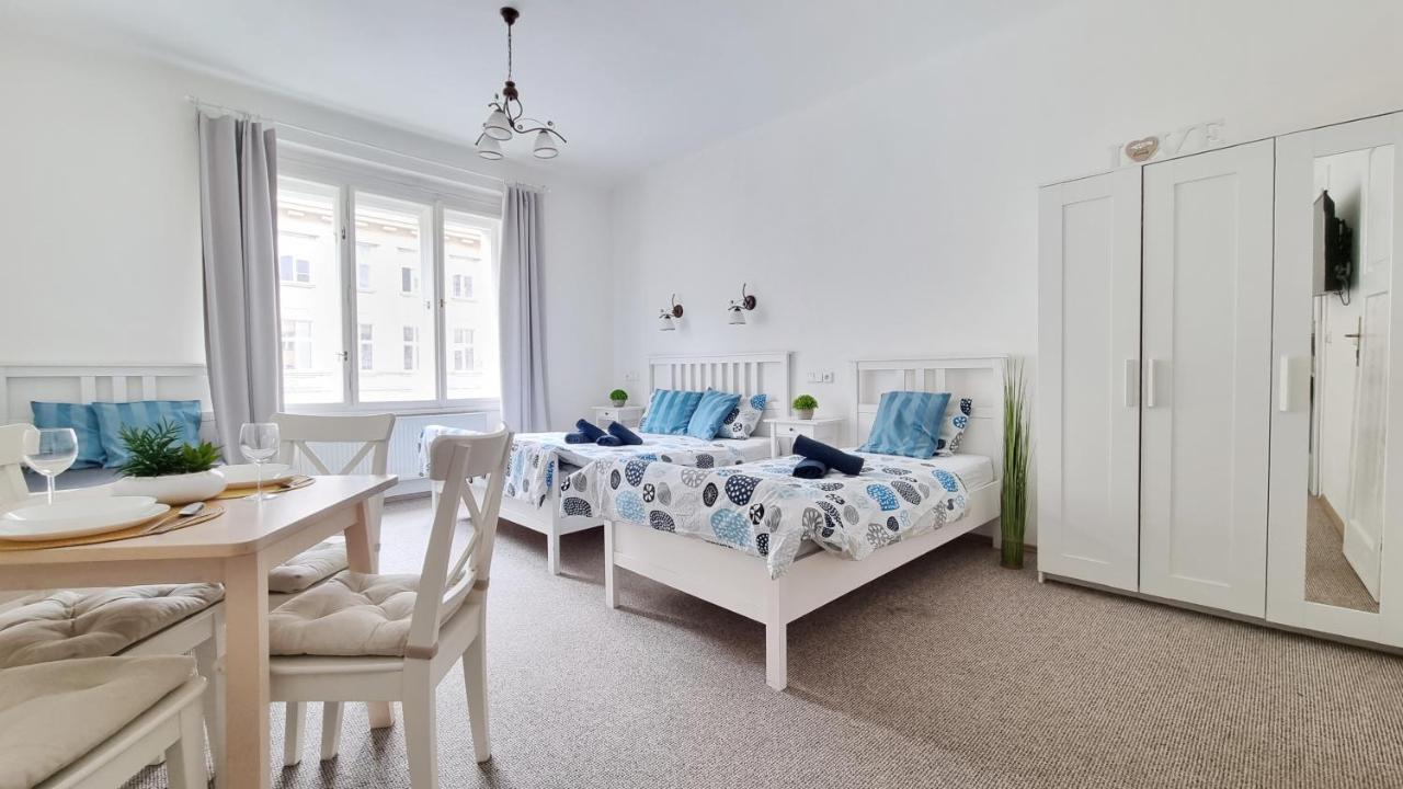 Finnem Rentals Zikova 布拉格 外观 照片